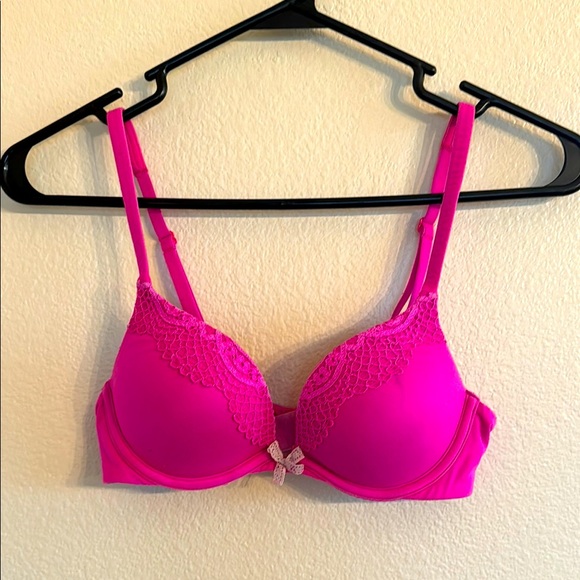 Hot pink padded 34B bra -no brand no tag - Picture 1 of 3